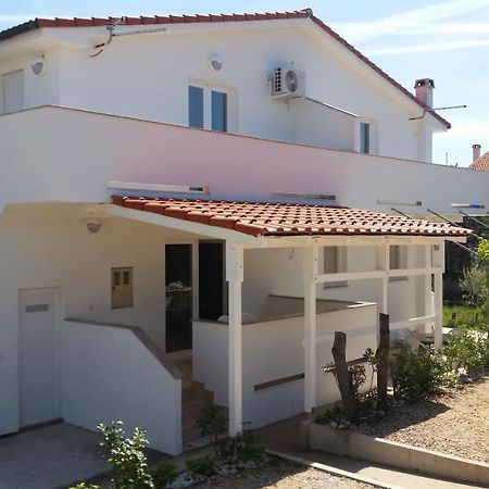 Apartments Maretic Mandre Buitenkant foto