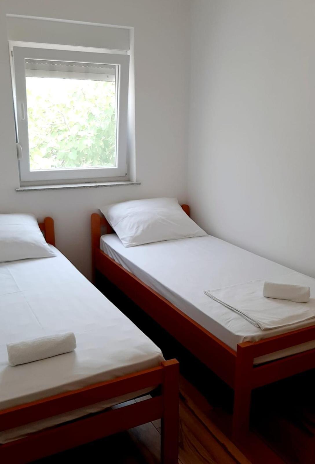 Apartments Maretic Mandre Kamer foto