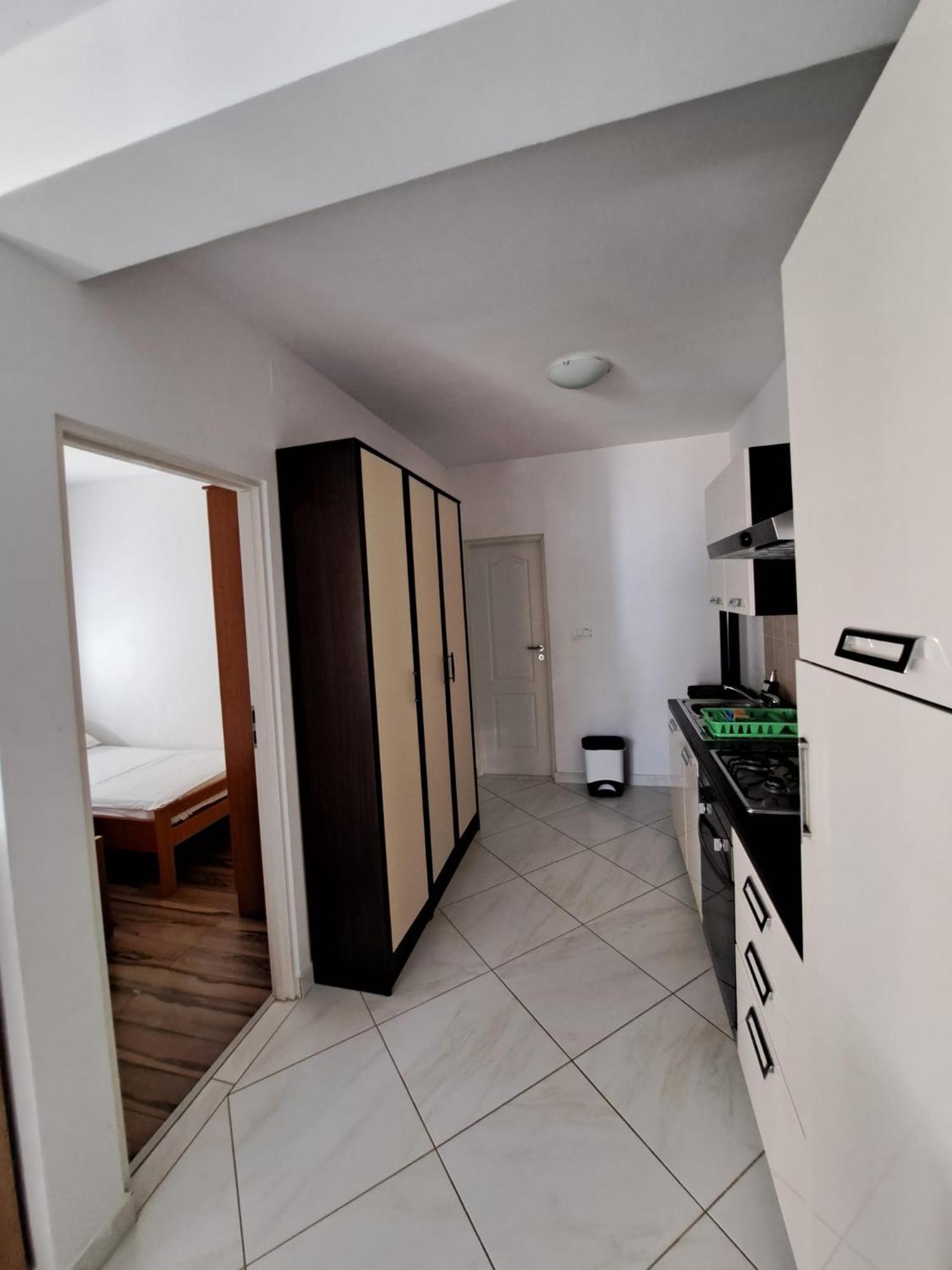 Apartments Maretic Mandre Buitenkant foto